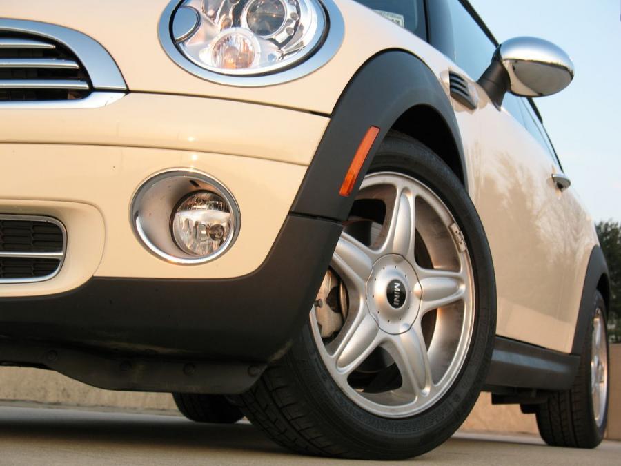  Mini Cooper Clubman 2008 года  (фото 5 из 53)